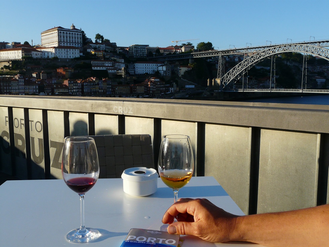 Boire un verre de Porto à Porto