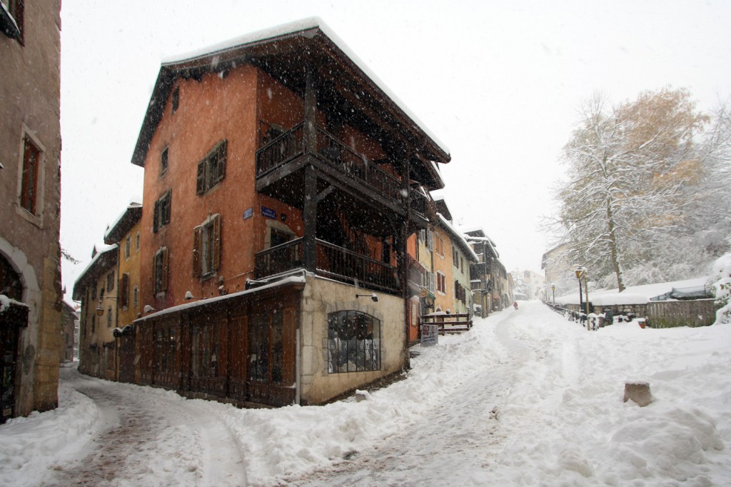 La Vieille Ville d'Annecy sous la neige (1er décembre 2010)