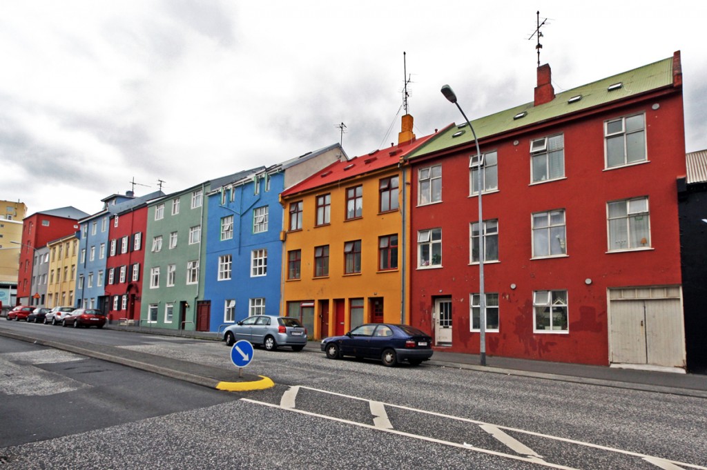 Façades colorées de bâtiments à Reykjavik, Islande