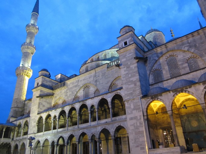 Mosquée Bleue illuminée le soir, Istanbul Turquie