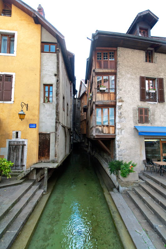 Canal dans la Vieille Ville Annecy Haute-Savoie France