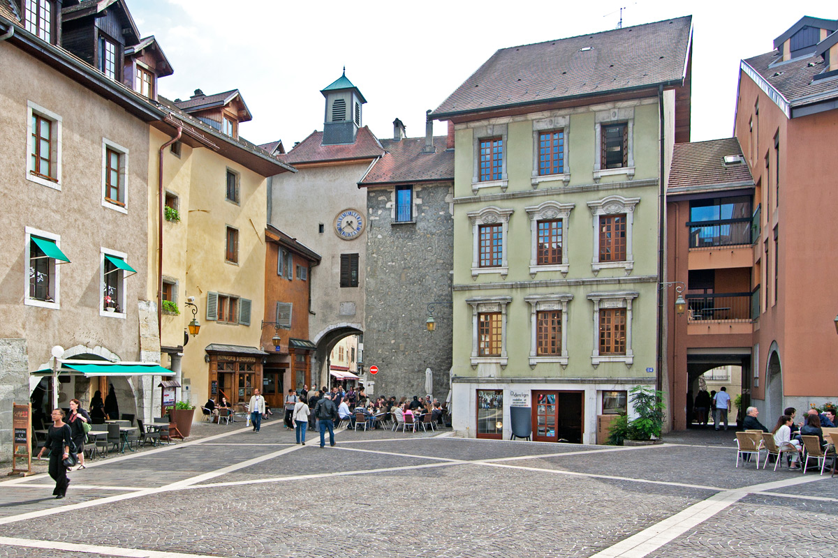 Place Sainte-Claire et Porte Sainte-Claire Annecy Haute-Savoie France