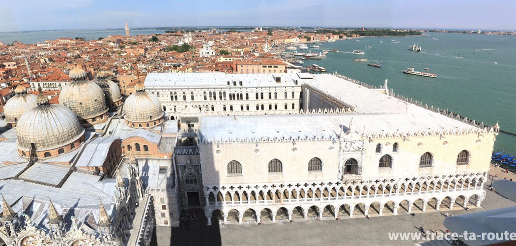 Vue depuis le Campanile Saint Marc : le Palais des Doges et la Basilique Saint Marc, Venise
