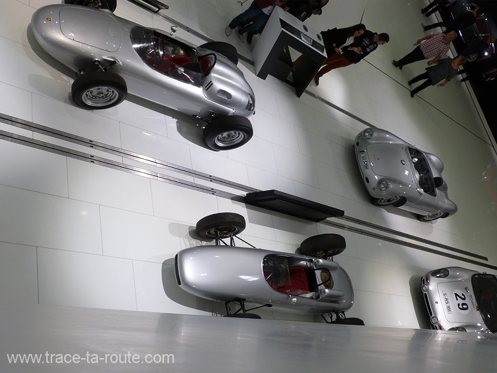 Grille dans le Porsche Museum Stuttgart - Allemagne Deutschland Germany