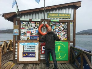 Tristan à la boite postale la plus australe du monde ushuaïa blog voyage