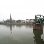 Eiserner Steg, pont sur le Main de Francfort et Dreikönigskirche