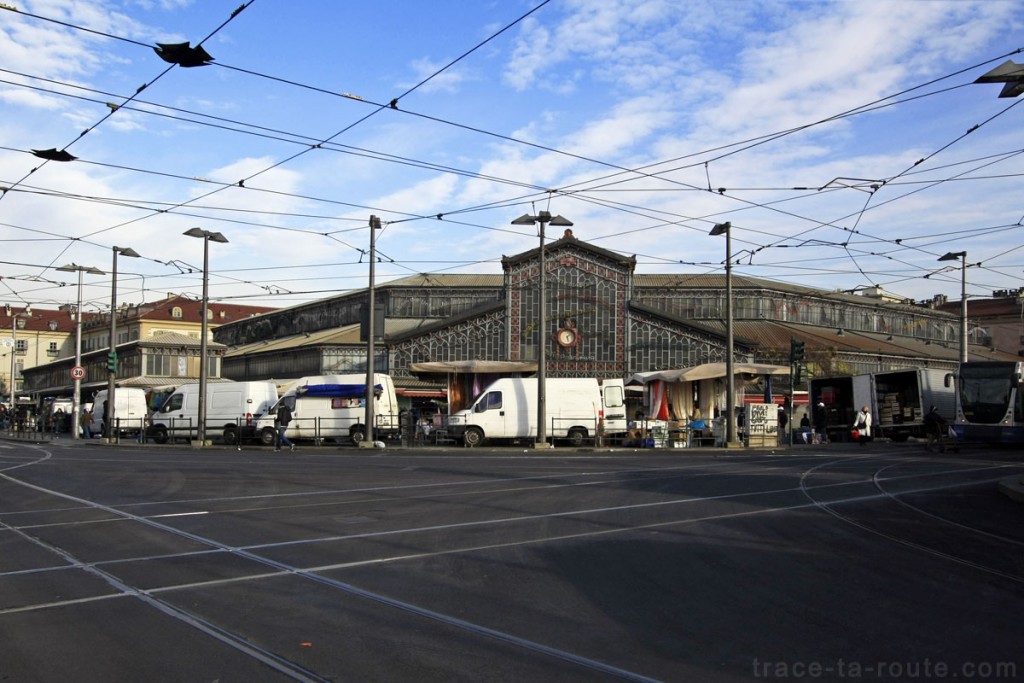 Le marché couvert de la Piazza della Repubblica de TURIN