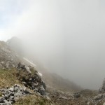 Sentier dans les nuages au Trélod (Bauges)