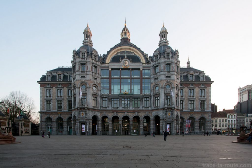Façade de la Gare Centrale d'Anvers