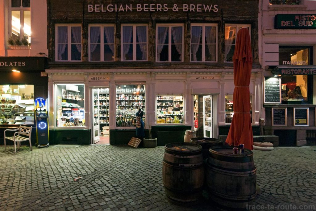 Bièrerie Belgian Beers & Brews sur la place Handschoenmarkt d'Anvers