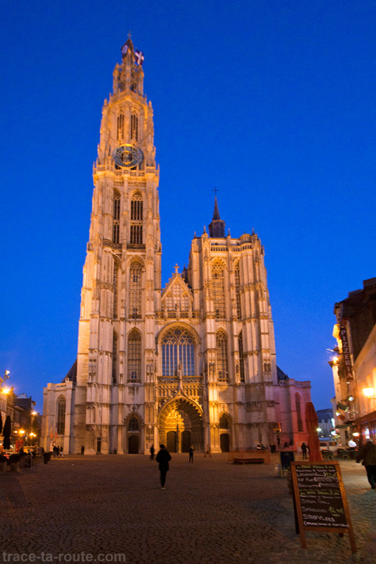 Cathédrale Notre-Dame d'Anvers de nuit