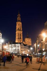 Suikerrui et Cathédrale Notre-Dame d'Anvers de nuit