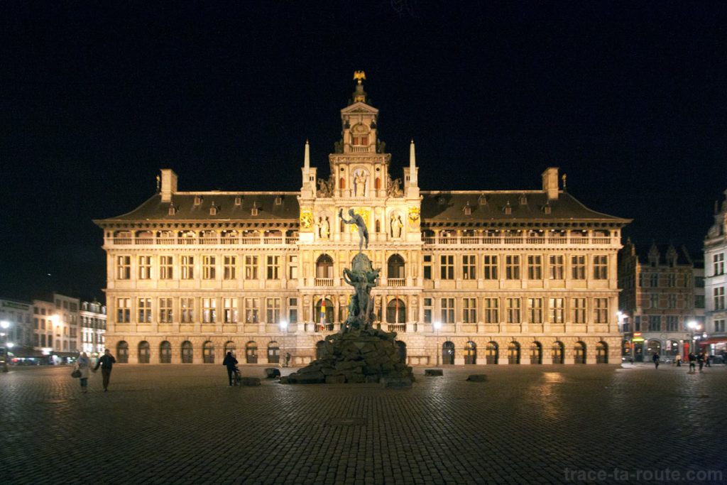 Stadhuis, Hôtel de Ville d'Anvers et la statue de Brabo