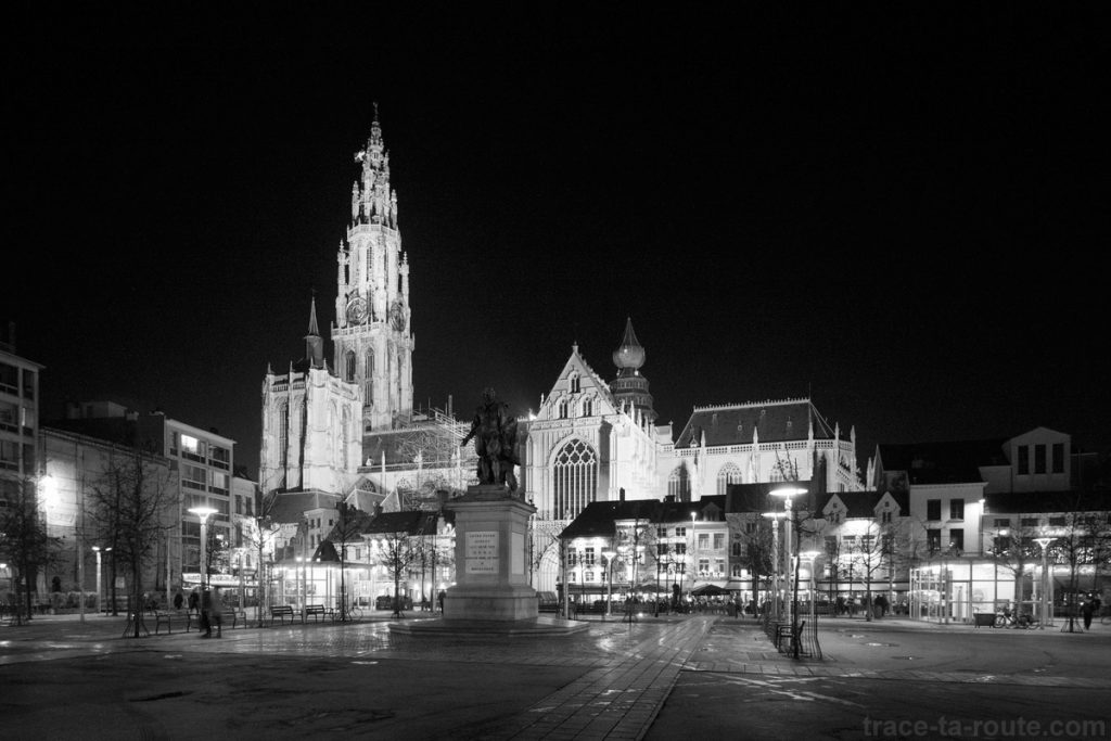 Groenplaats et la Cathédrale Notre-Dame d'Anvers