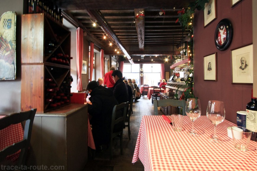 Guide Pratique BRUGES nos bonnes adresses "Boire, Manger & Dormir