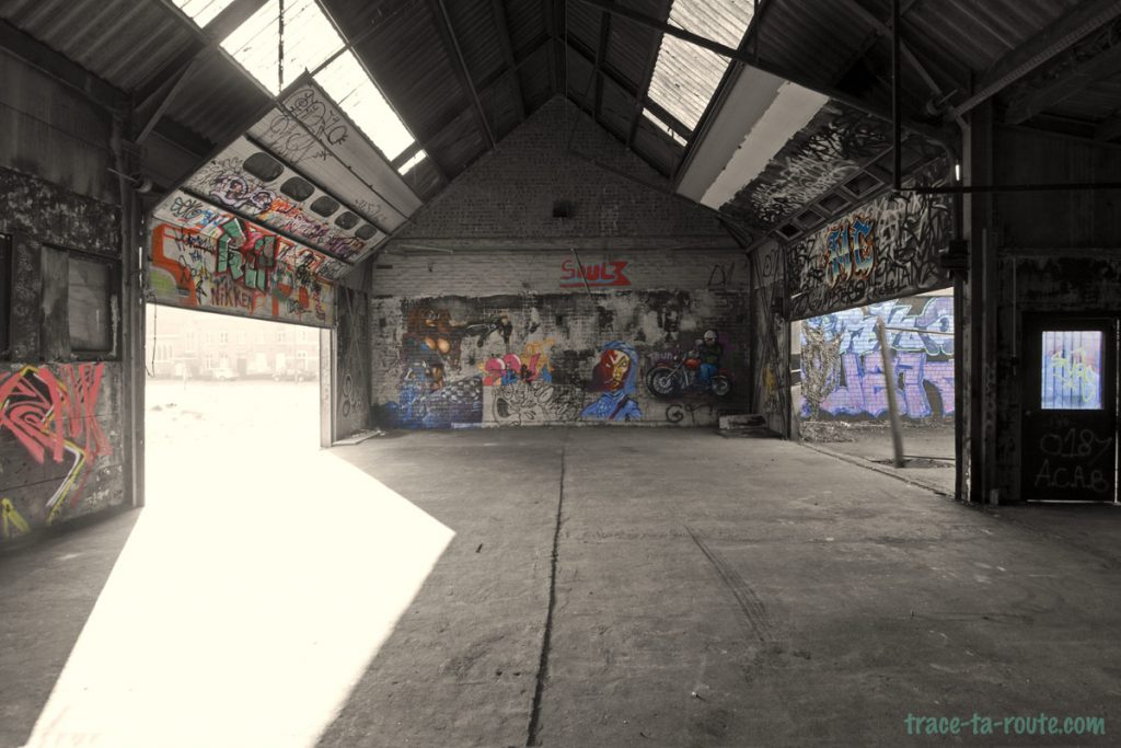 Urbex - Street Art dans le garage abandonné de Doel Belgique
