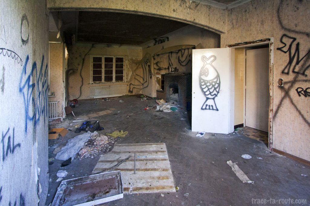 Urbex - Intérieur d'une maison abandonnée de Doel