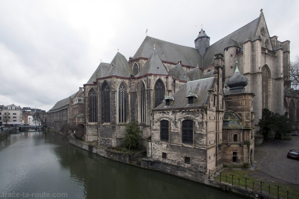 Église Saint-Michel de Gand sur les bords de la Lys, Belgique - Gent Belgium