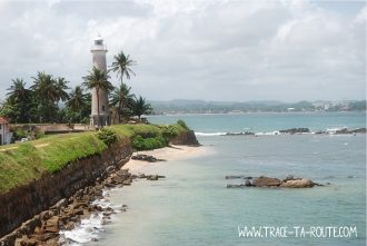 Galle, le phare, la mer et la plage