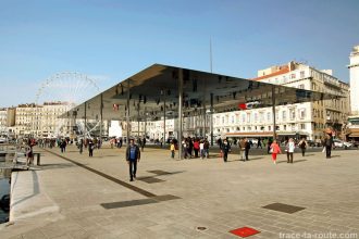 Ombrière (2013) de Norman Foster sur le Vieux-Port de Marseille