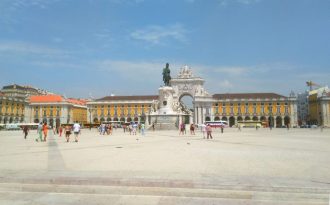 praça do comercio à Lisbonne