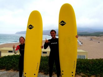 surfer à guincho près de lisbonne