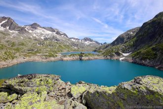 Le Lac Carré, le Refuge des Sept Laux et le Rocher Blanc - Lacs des 7 Laux Belledonne - édouard photographie © Trace Ta Route