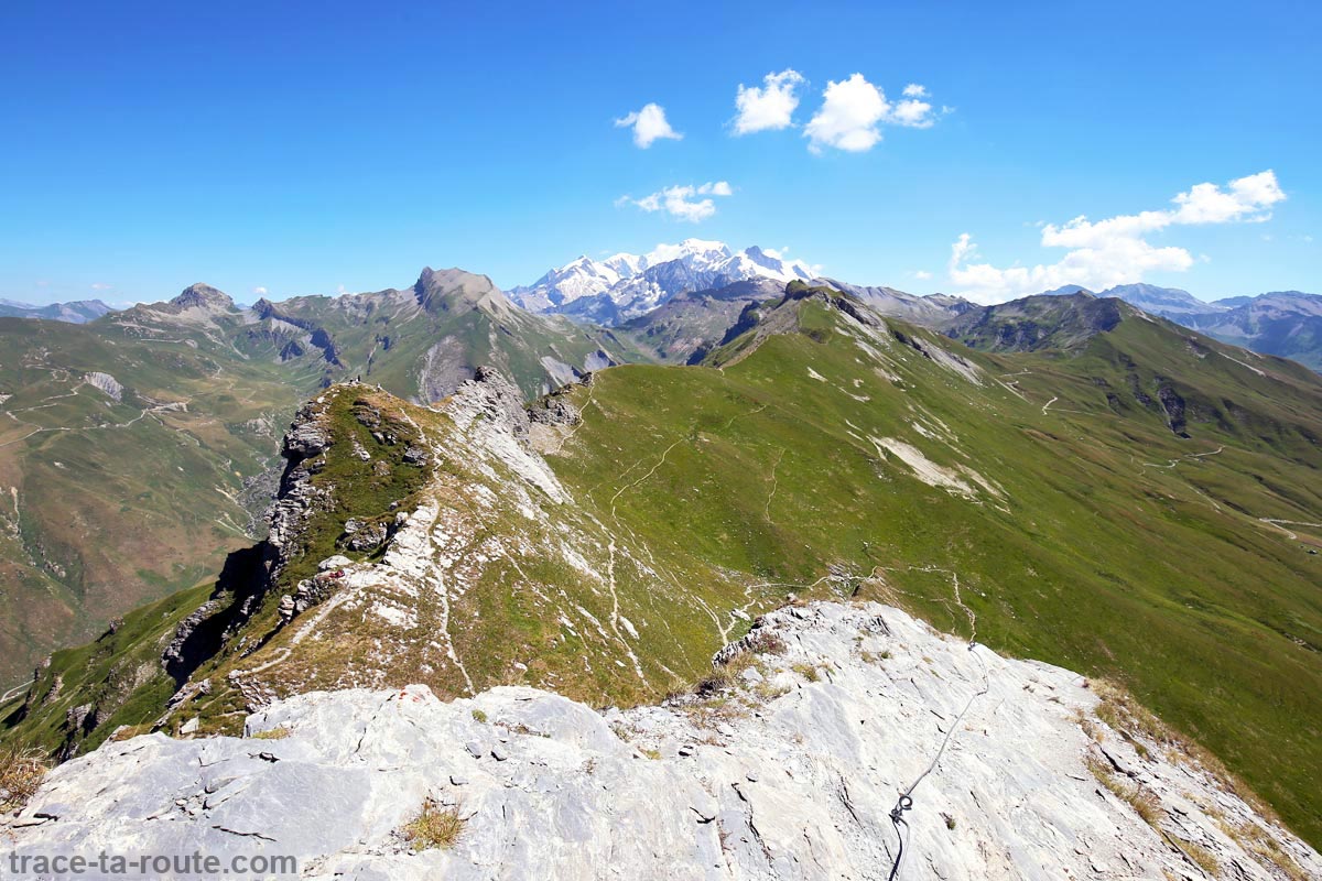 Les Roches Merles et le Mont Blanc depuis la via ferrata de Roc du Vent Roselend