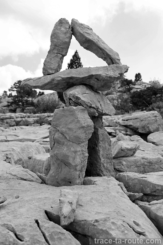 Assemblage de pierres sur le Plateau du Parmelan