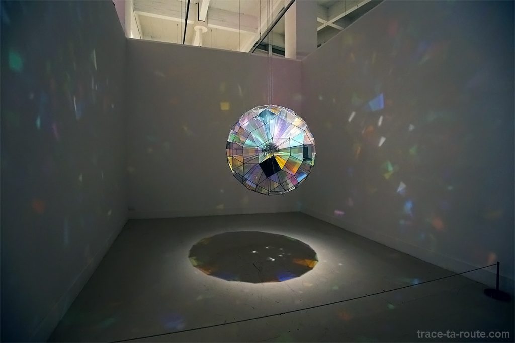 Colour Square Sphere (2007) Olafur ELIASSON - Collection permanente du Centre d'Art Contemporain CAC Malaga