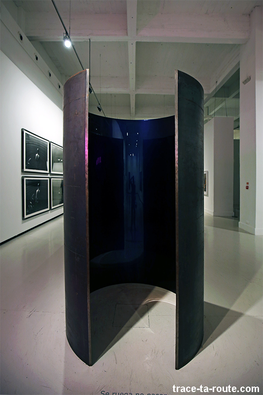 Pillar (2003) Anish KAPOOR - Collection permanente du Centre d'Art Contemporain CAC Malaga