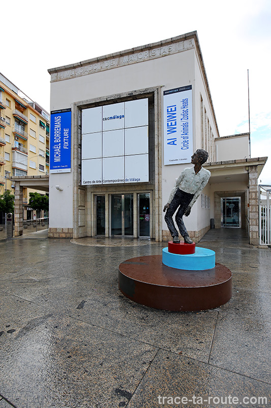 Sculpture à l'entrée du Centre d'Art Contemporain CAC Malaga