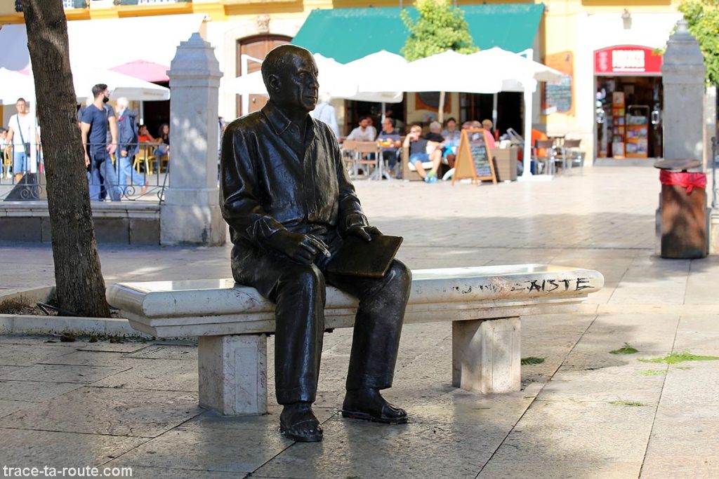 Statue Picasso - Sculpture, Plaza de la Merced, Malaga