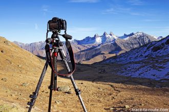 Trépied 190CXPRO4 Manfrotto avec la rotule 3D MHXPRO-3W avec Aiguilles d'Arves en fond