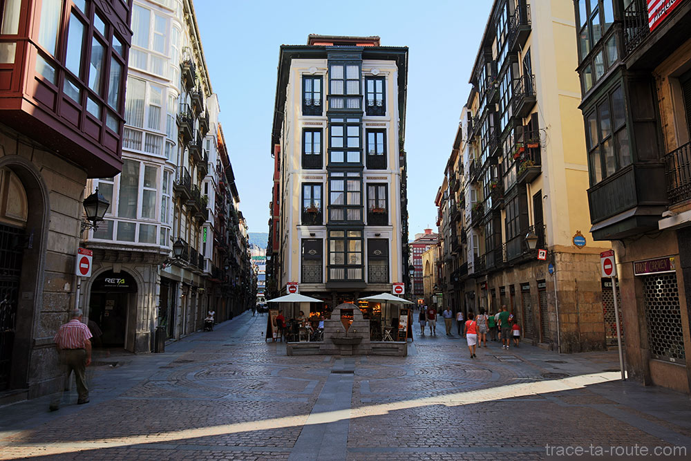 Artekale kalea et Dendarikale dans Casco Viejo de Bilbao