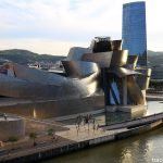 L'architecture du Musée Guggenheim Bilbao et la Tour Iberdrola