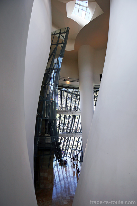 Intérieur architecture Musée Guggenheim Bilbao - Atrium