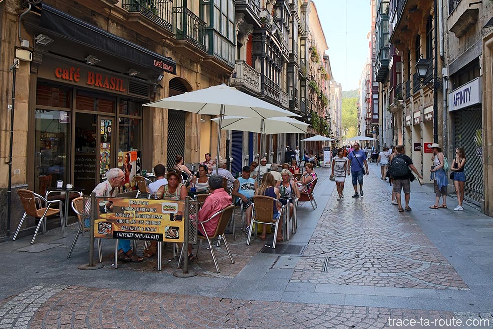 Café Brasil - Posta Kalea, rue dans la Vieille Ville de Bilbao (Casco Viejo)