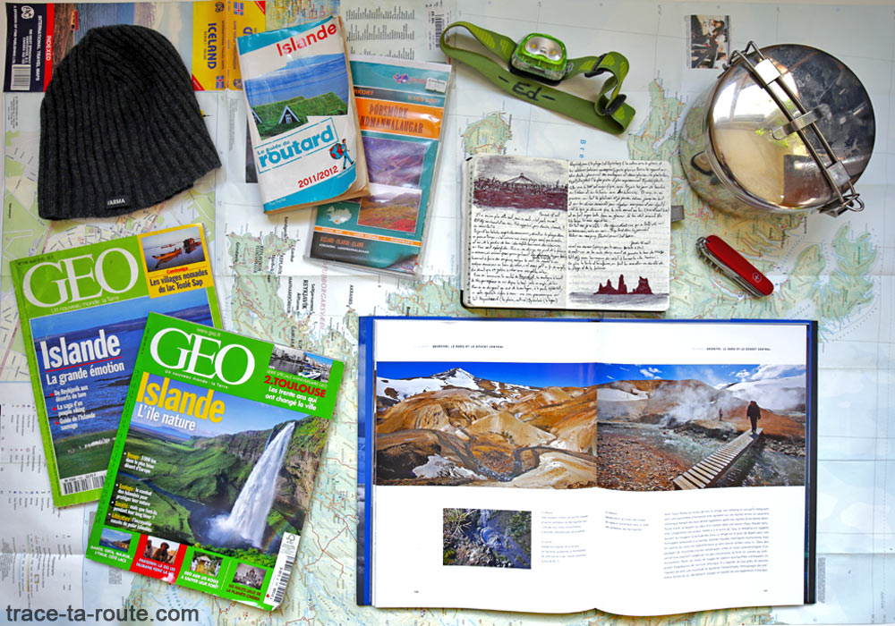 Objets, livres et cartes pour voyage en Islande