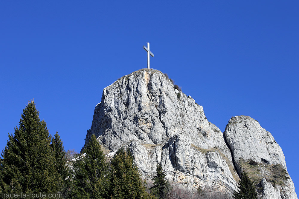 La Croix du Nivolet au sommet