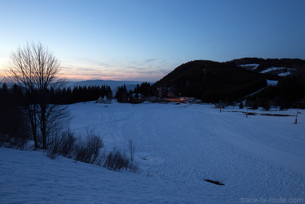 Station de ski Le Sire en hiver, sur la Montagne du Nivolet