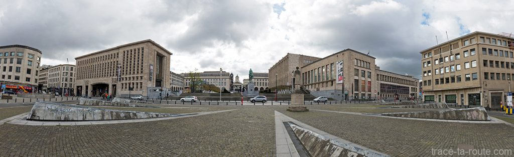 Le Mont des Arts à Bruxelles depuis la Place de l'Albertine