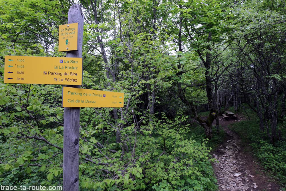 Itinéraires sentiers de randonnée à la Croix du Nivolet par le Col de la Doriaz depuis Lovettaz