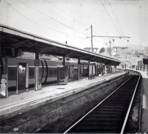 Peinture de la voie ferrée et des quais de la gare d'Annecy © L'Oeil d'Édouard