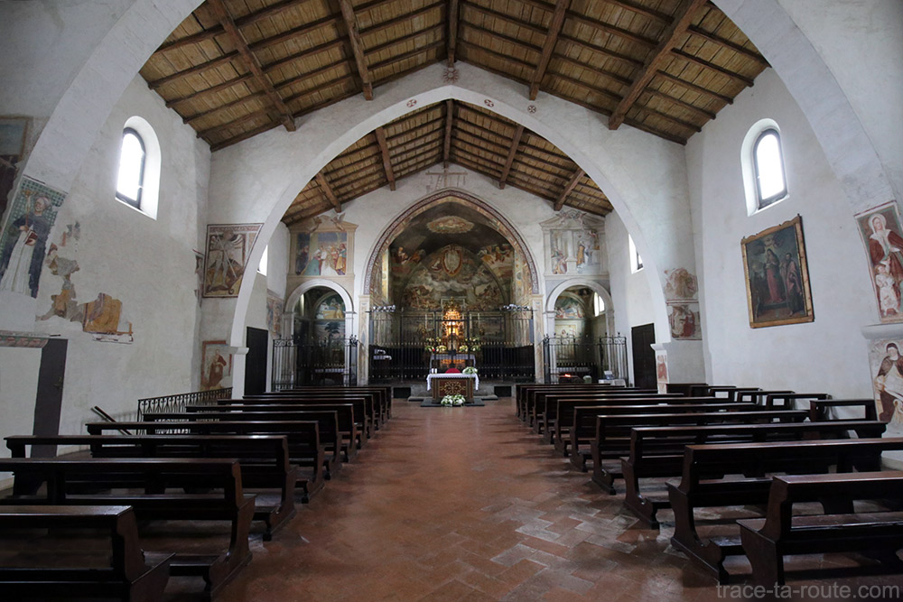 Intérieur Eglise San Michele al Pozzo Bianco de Bergame (Città Altà Bergamo)