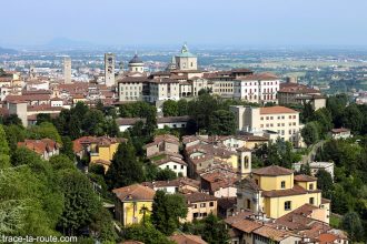 Vue sur la Città Alta de Bergame (Bergamo Italie)