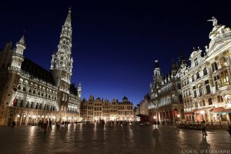 Grand-Place de Bruxelles la nuit (Grote Markt) : Hôtel de ville, Maison du roi... © L'Oeil d'Édouard