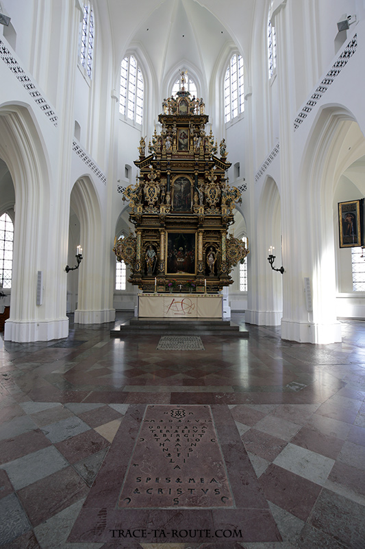 Retable autel choeur intérieur Église Saint-Pierre de Malmö, Suède (Sankt Petri Kyrka)