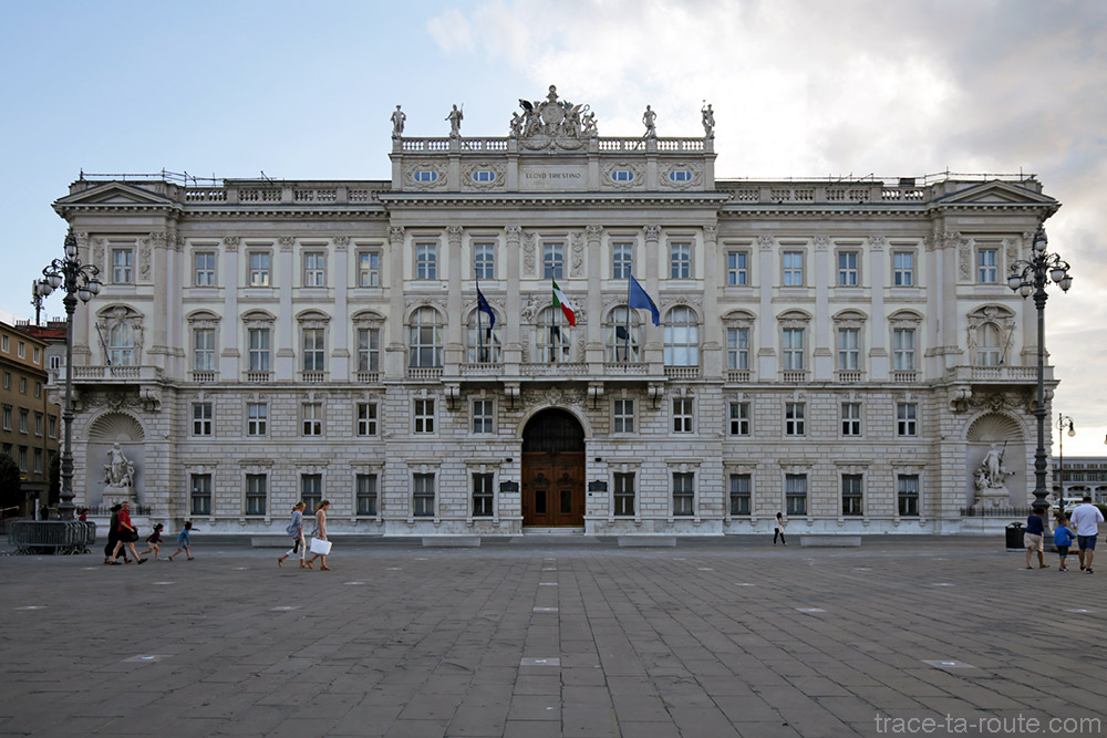 Palazzo Lloyd Triestino austro-ungarico sur la Piazza Unità d'Italia de Trieste