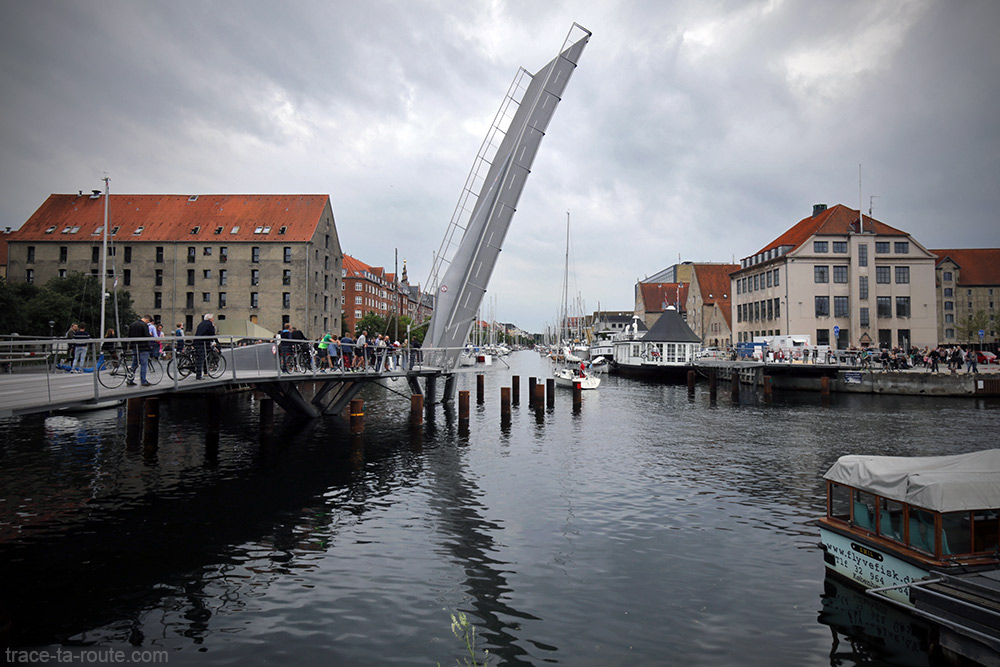 Pont Levis sur le canal dans le quartier Christiana - Christianshavn, Copenhagen Danemark